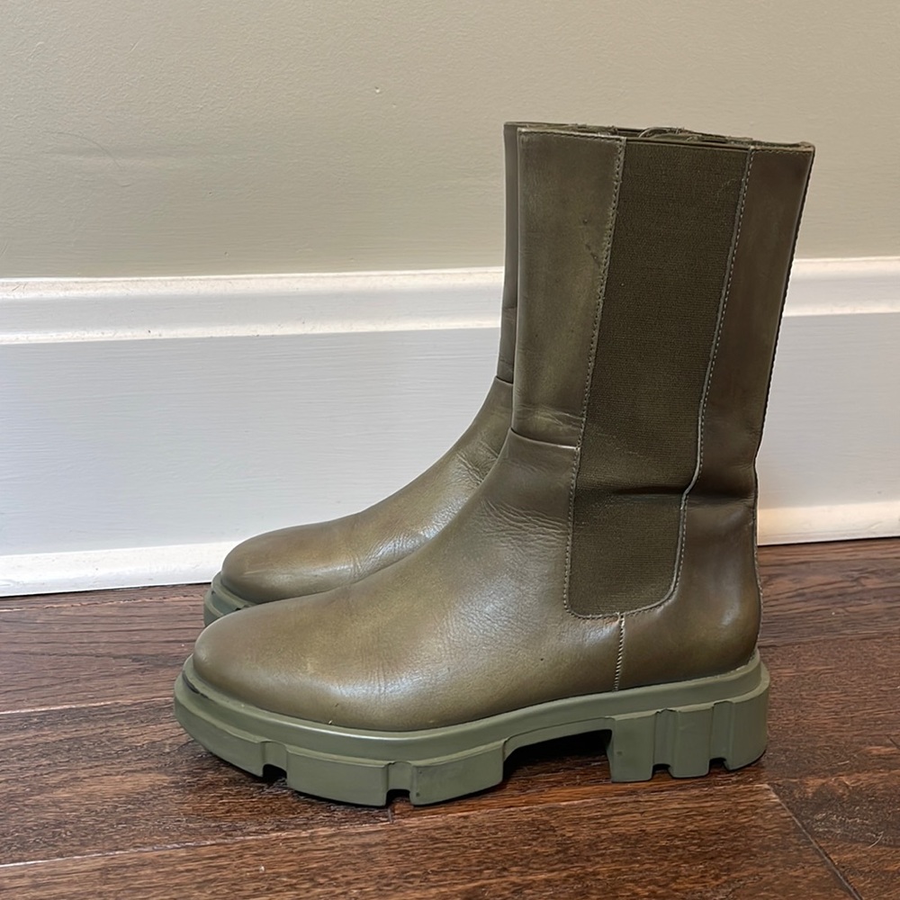 Free People Brooks Chelsea boots 8.5 Military Moss